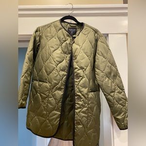 Everlane Green ReNew Quilted Mid Length Liner Size XXS